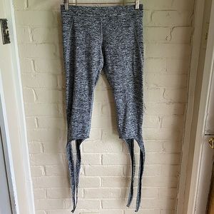 Mossimo supply co Size medium grey gray tie up stretchy capris workout